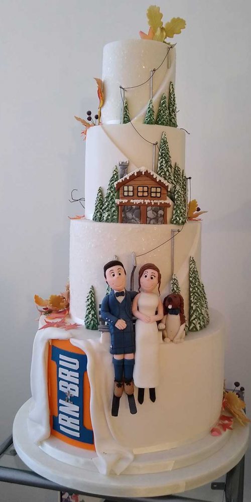 Wedding_cake_skiing_couple
